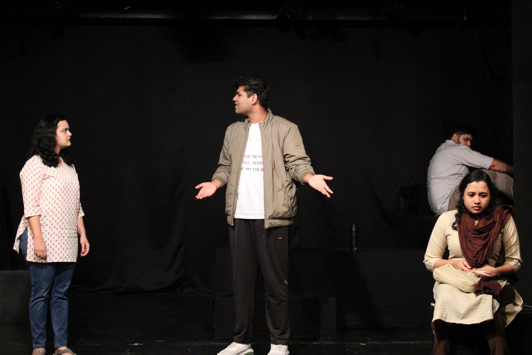 'POV' प्रत्येक कवितेचे पान वेगळे