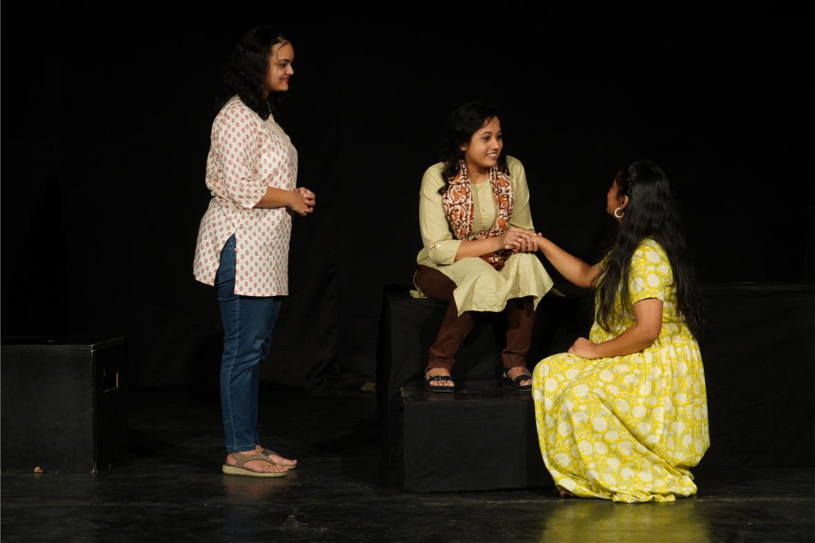 'POV' प्रत्येक कवितेचे पान वेगळे